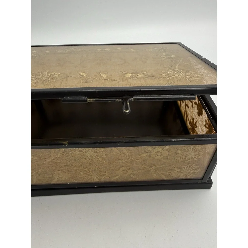 Pottery Barn Lace Inset Glass Jewelry Decorative Trinket Box Latching